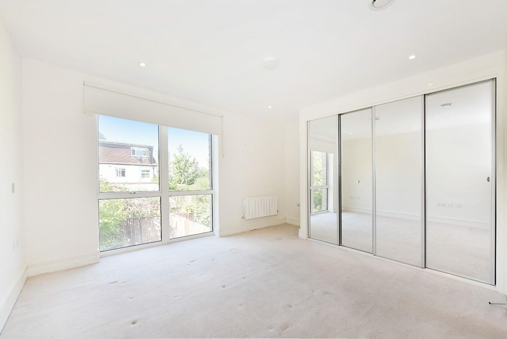 Property photo 3 of 15 11 Sir Alexander  Close (1).Jpg