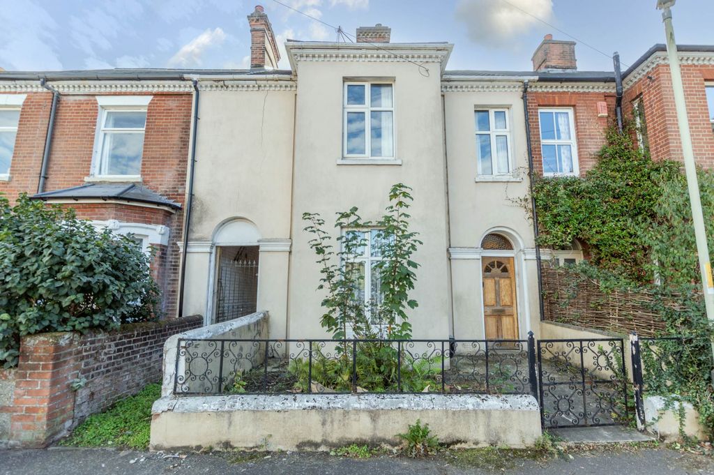 Property photo 1 of 12