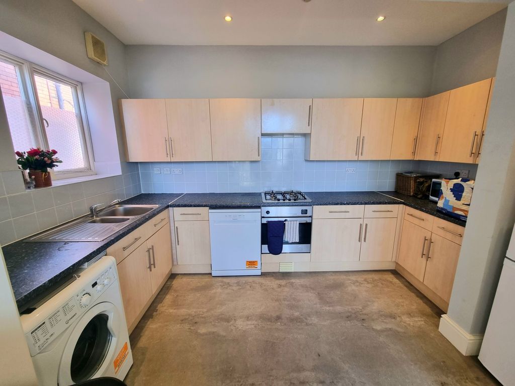 Property photo 3 of 8 Picture No. 08