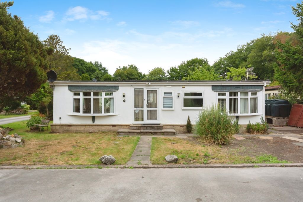 Property photo 1 of 17 Frontage