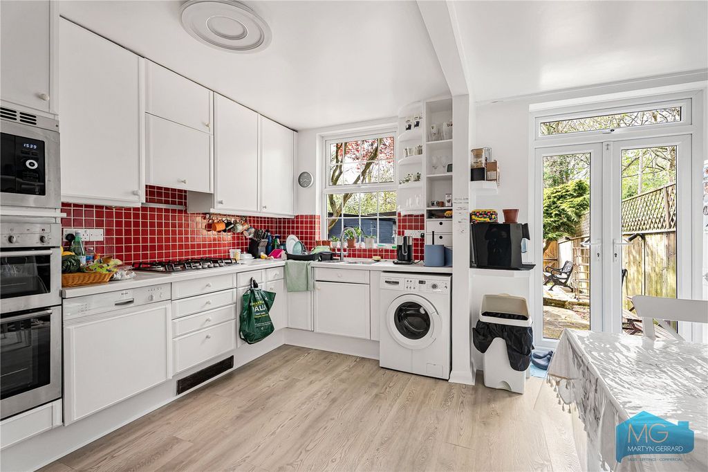 Property photo 2 of 26 Picture No. 18