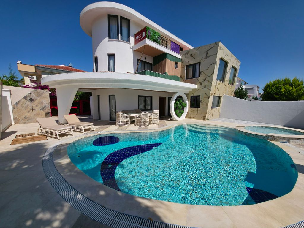 Property photo 1 of 16 Striking Villa With A Private Pool For Sale In Belek, Antalya - Main View Of The Villa And Pool