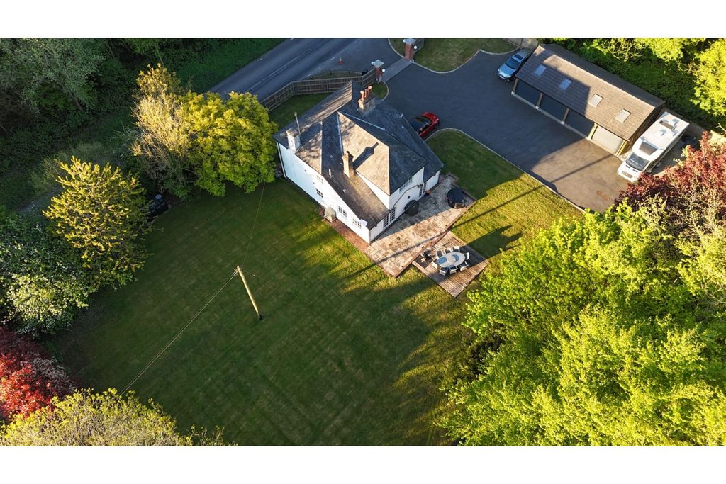 Property photo 2 of 36