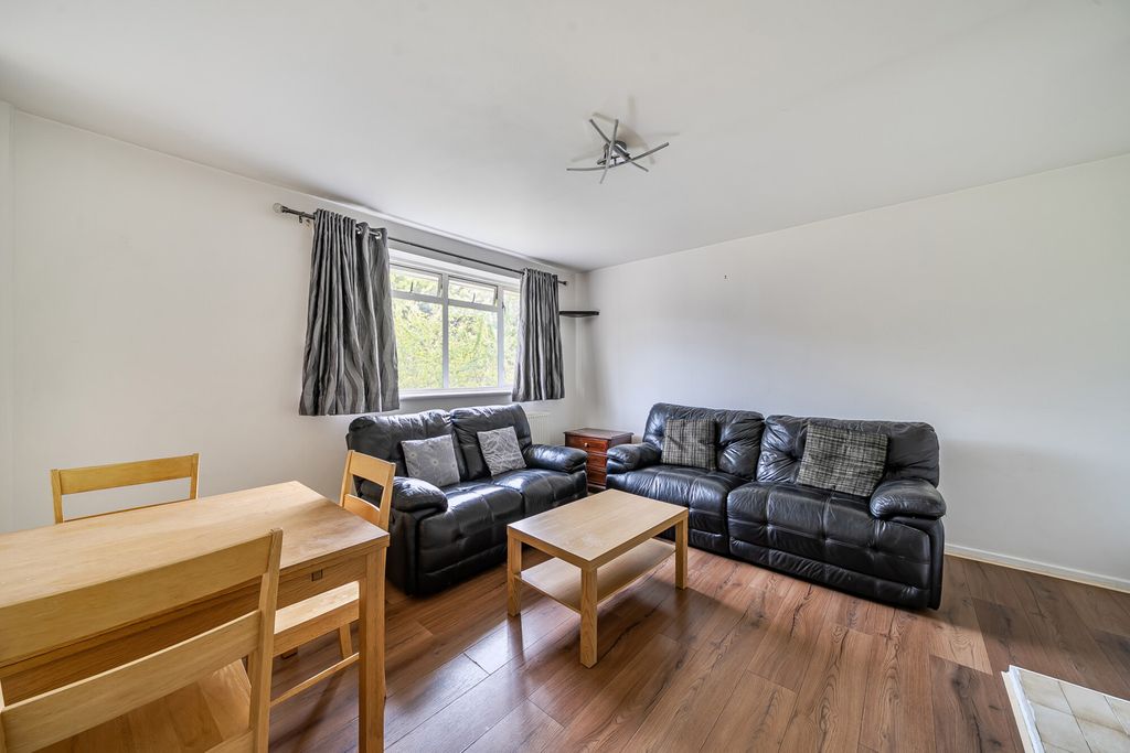 Property photo 2 of 20 1361529-1-68Daaaf...