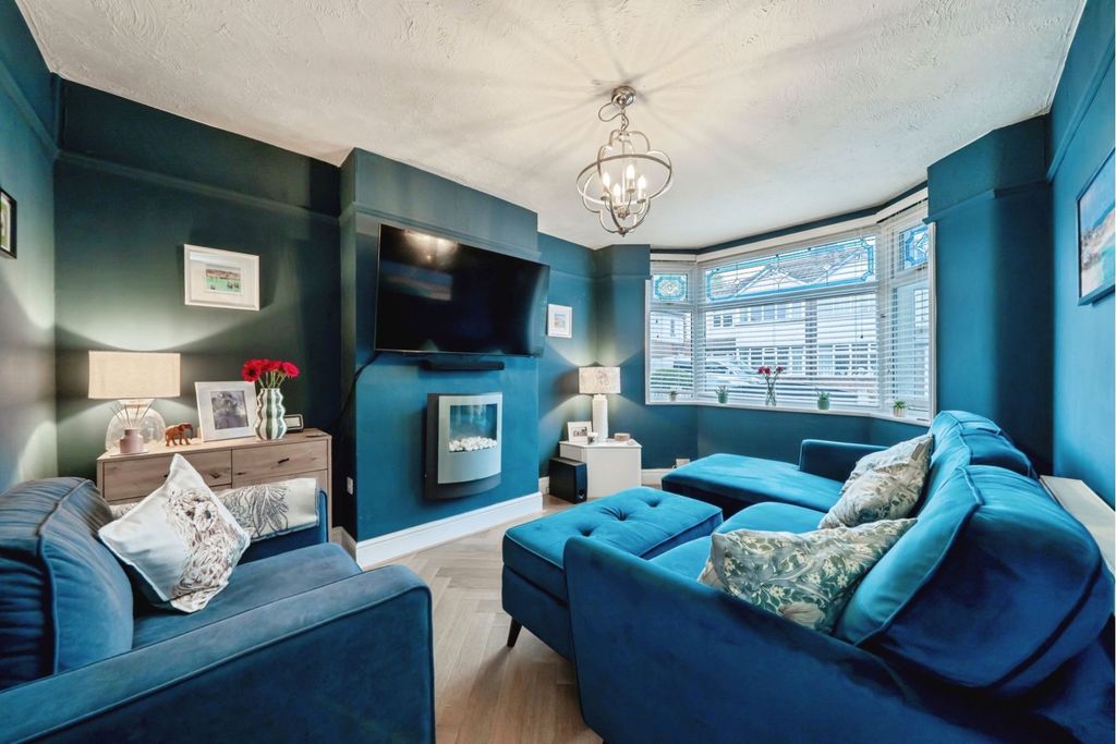 Property photo 2 of 13