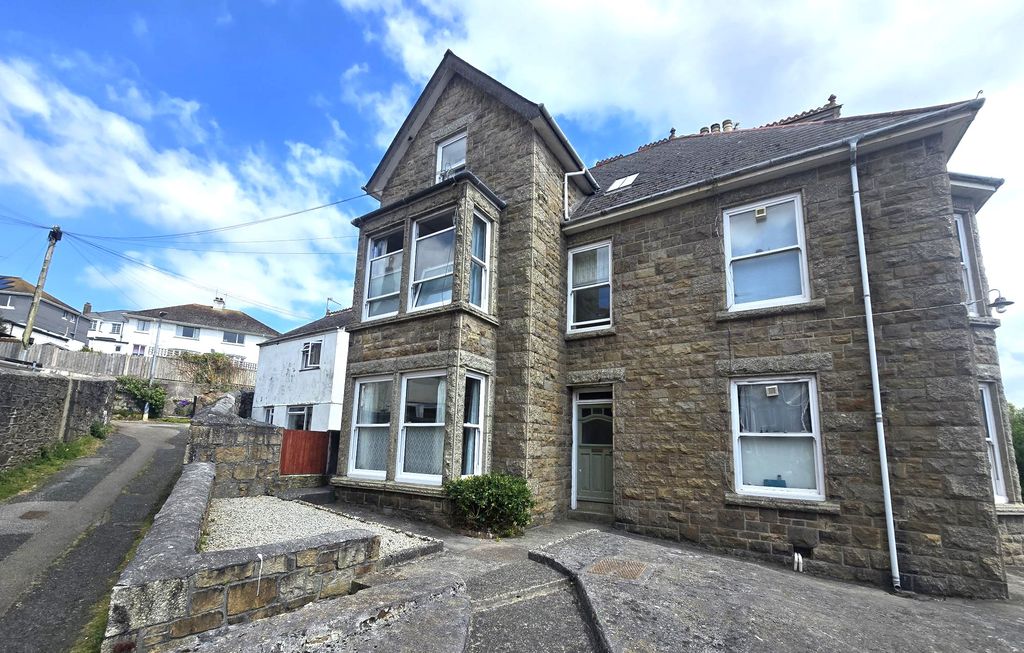 Property photo 1 of 6