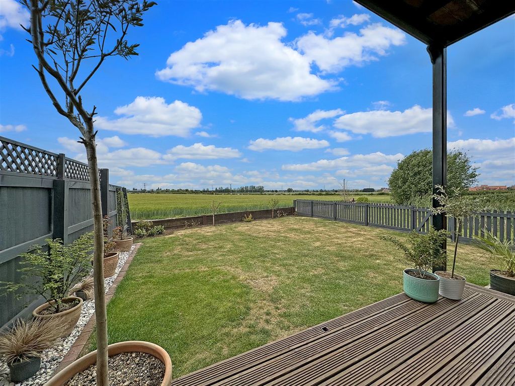Property photo 3 of 19 Enclosed Rear Garden 409