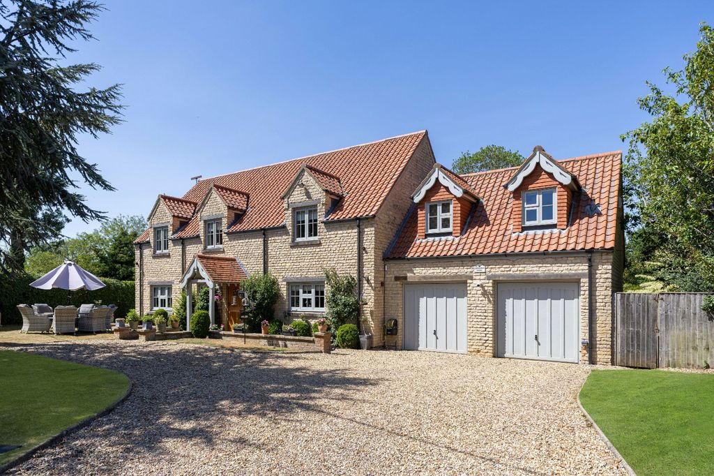 Property photo 3 of 23 Ashbourne House