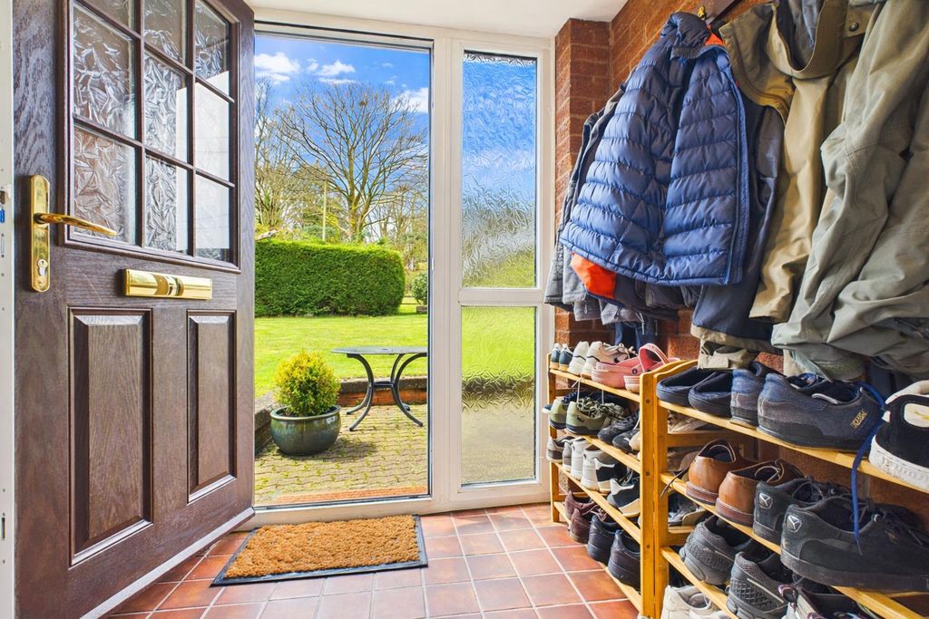 Property photo 2 of 29 Entrance Porch