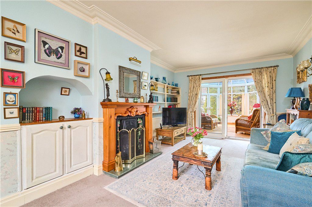 Property photo 3 of 18 Sitting Room