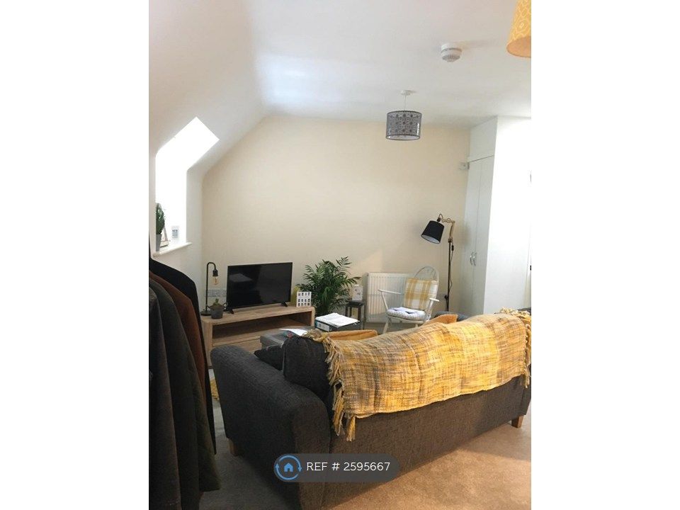 Property photo 2 of 5 Lounge