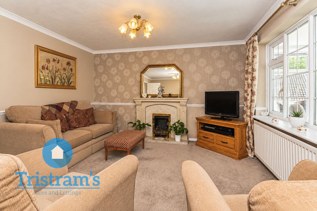 Property photo 3 of 33
