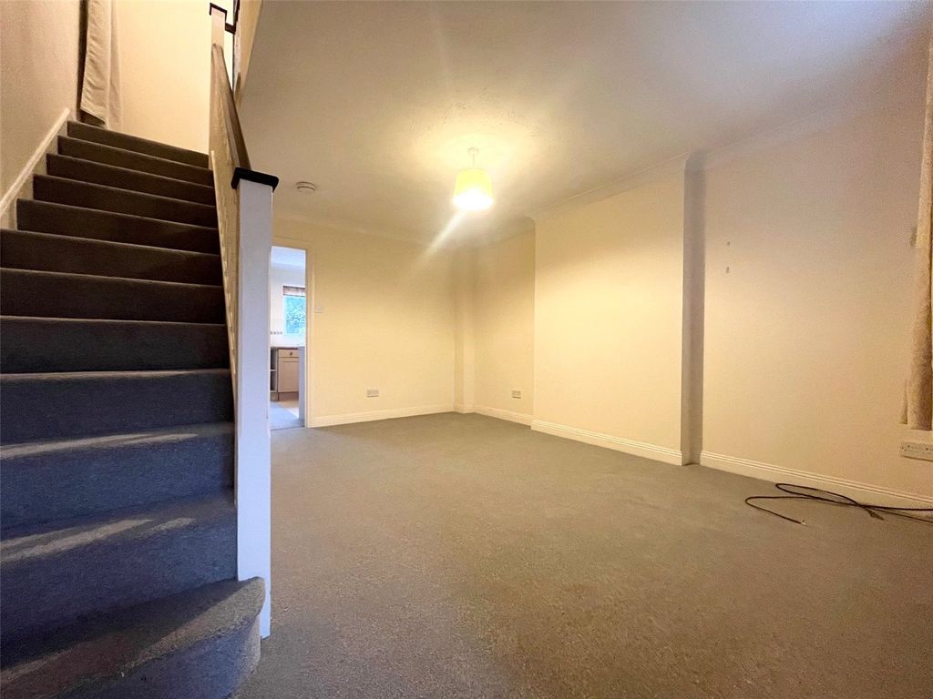 Property photo 2 of 9 Picture No. 24