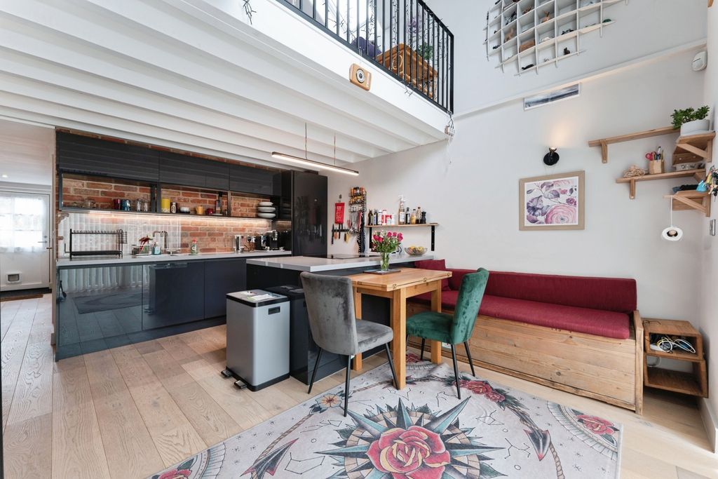 Property photo 2 of 34 Pbox-Img.Jpg