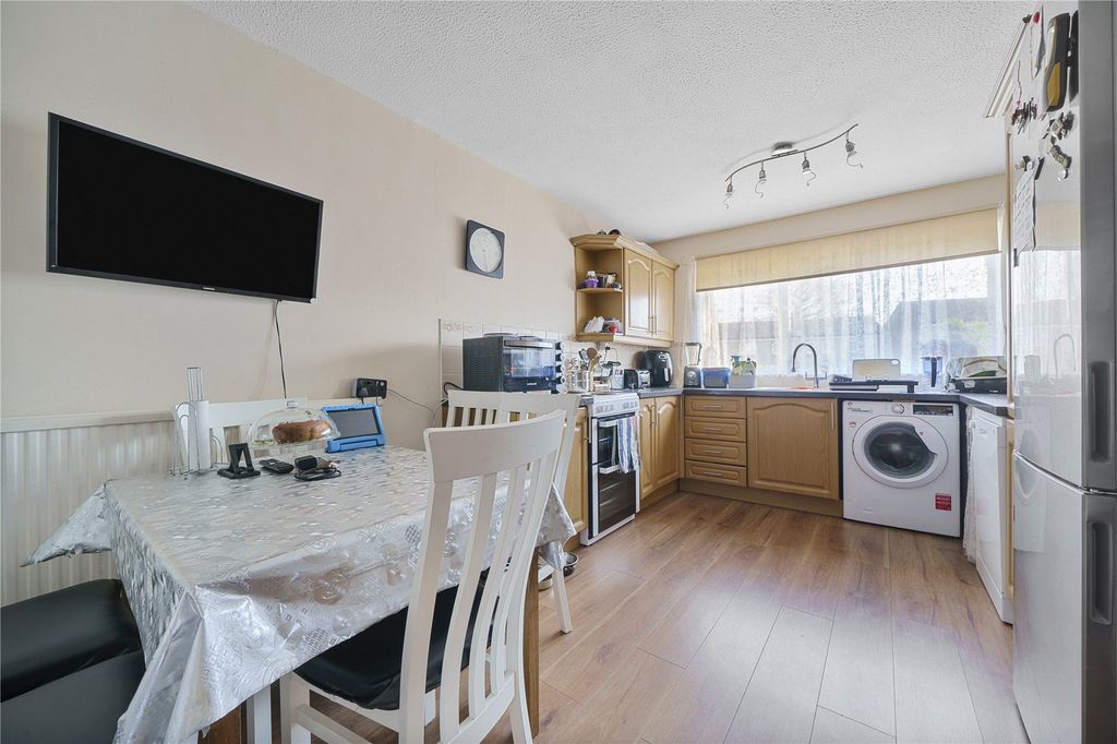 Property photo 2 of 16 Picture No. 13