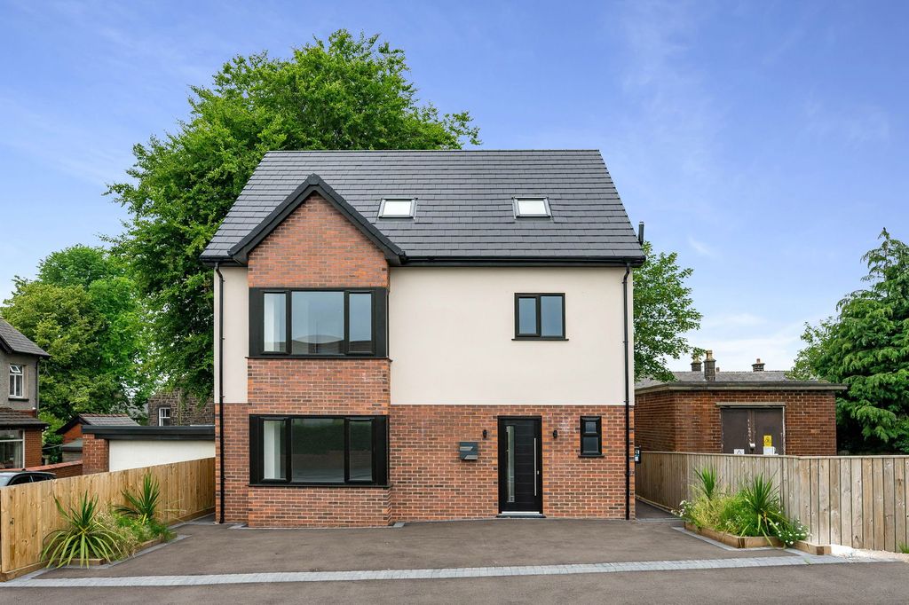 Property photo 1 of 36