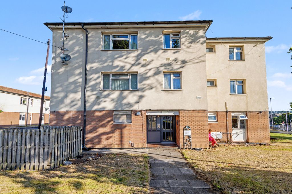 Property photo 1 of 16 1G Heddon Grove, Hawkshead, Bradford, West Yorkshire, Bd5 0Ta