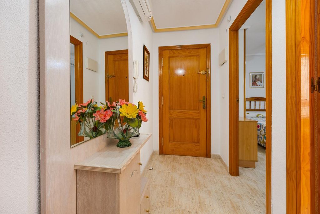 Property photo 2 of 34
