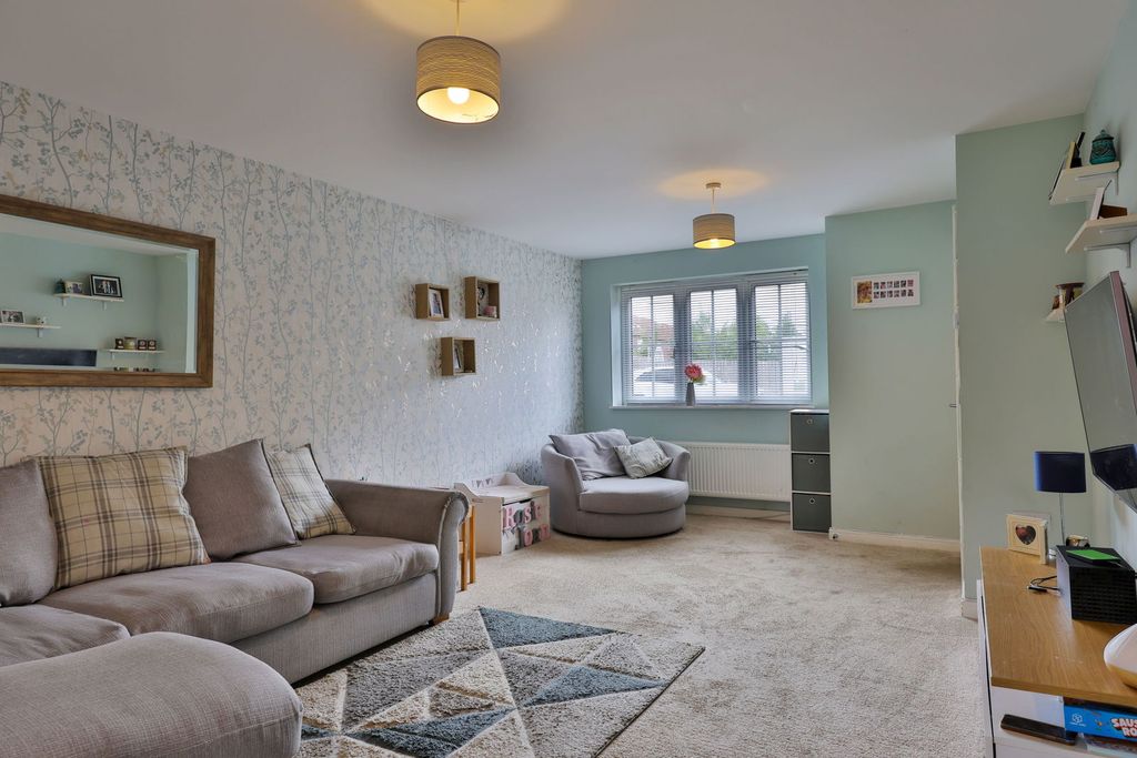Property photo 2 of 16