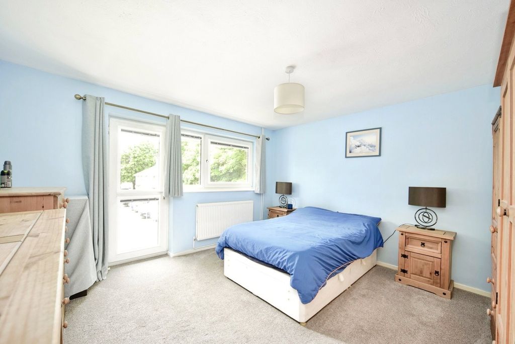 Property photo 3 of 10 Bedroom