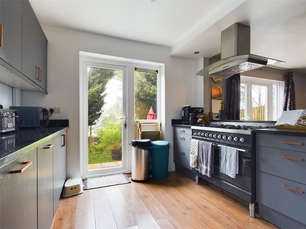 Property photo 2 of 19 Kitchen