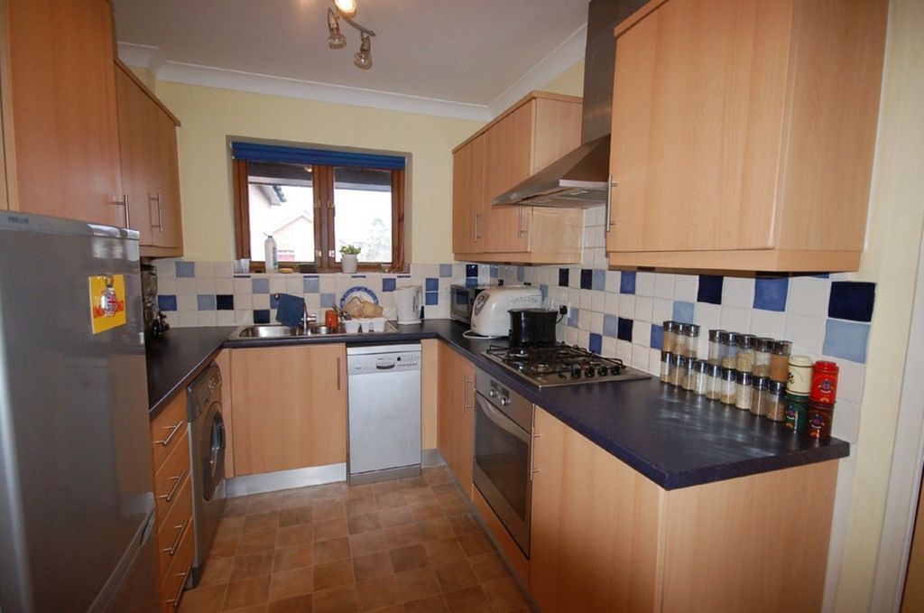 Property photo 3 of 5 Kitchen