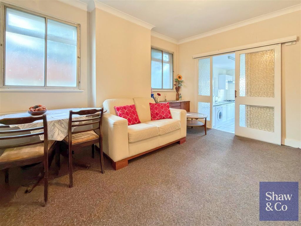 Property photo 2 of 11 Lounge.Jpeg