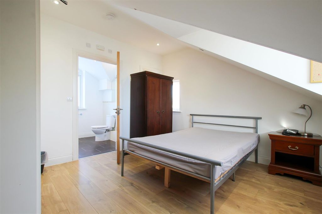 Property photo 2 of 8 Img_4294.Jpg