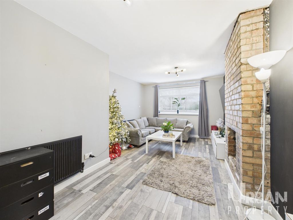 Property photo 3 of 10 Cam03038G0-Pr0211-Still009.Jpg