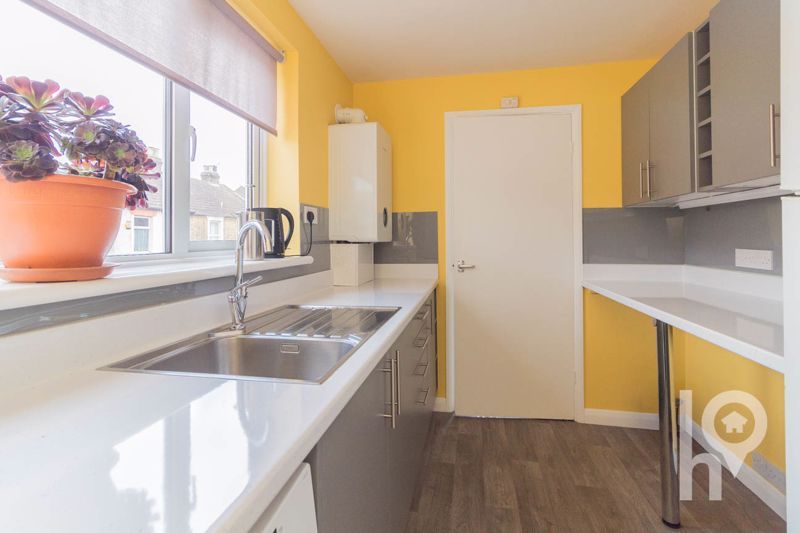 Property photo 2 of 7 Photo 4