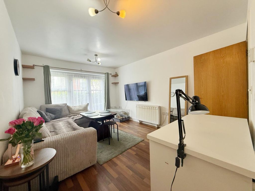 Property photo 2 of 9