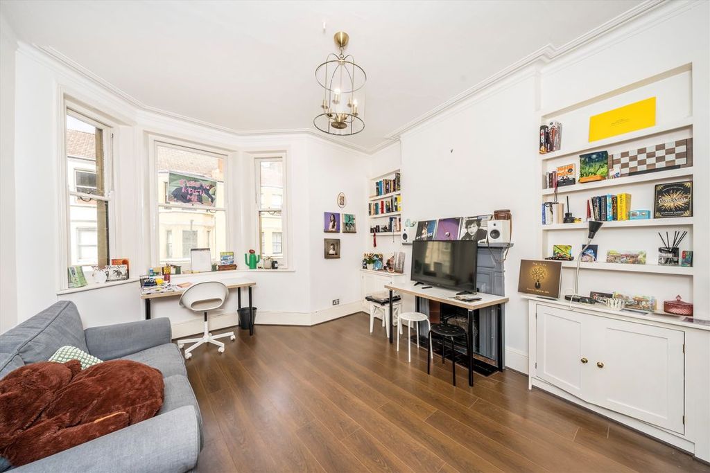 Property photo 1 of 5