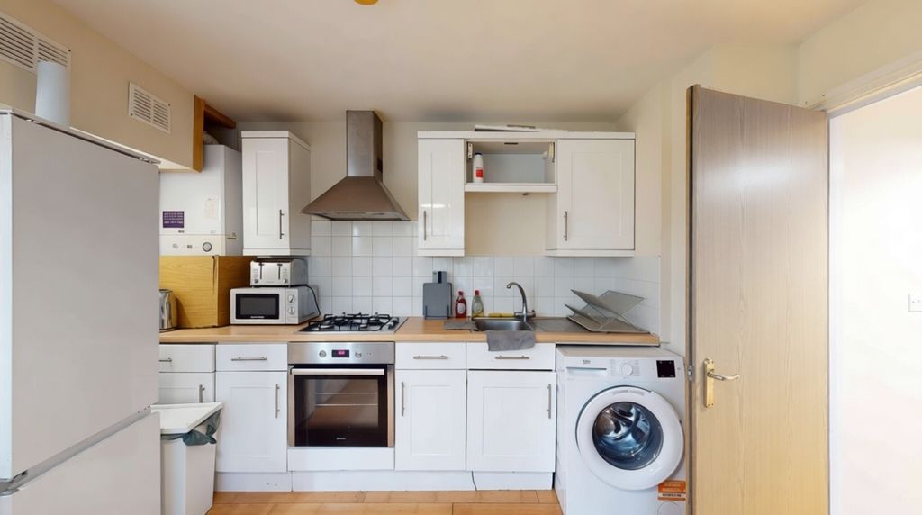 Property photo 2 of 13 Kitchen