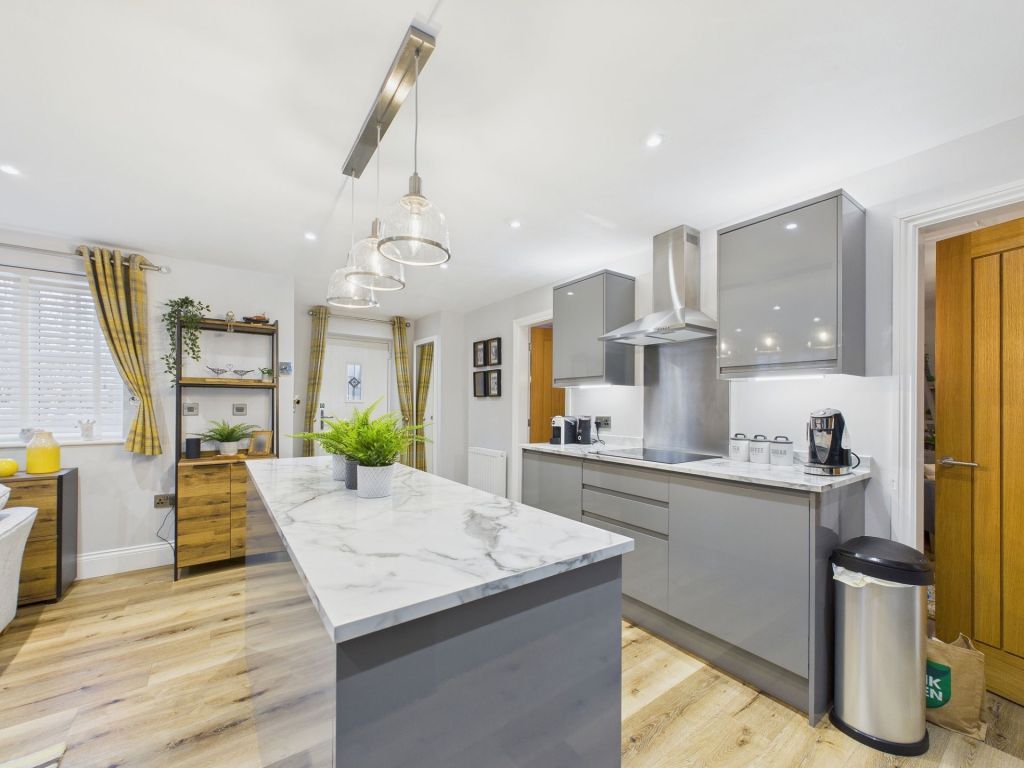 Property photo 3 of 25