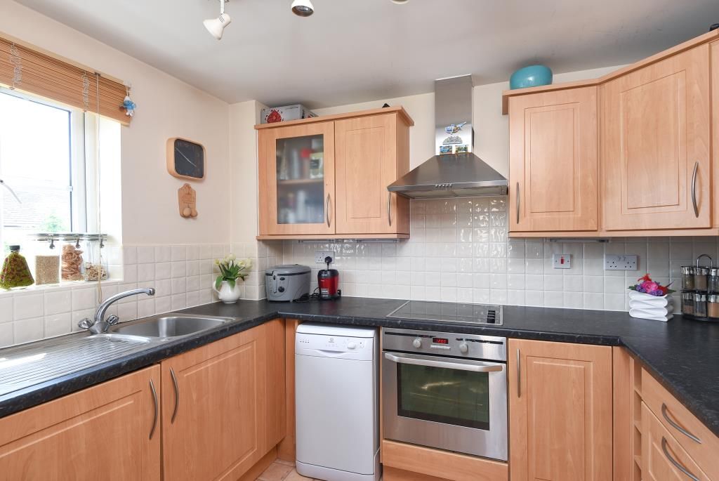 Property photo 3 of 10 Kitchen