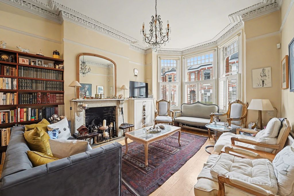 Property photo 2 of 22