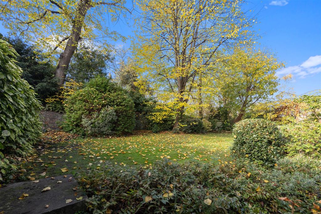 Property photo 2 of 11