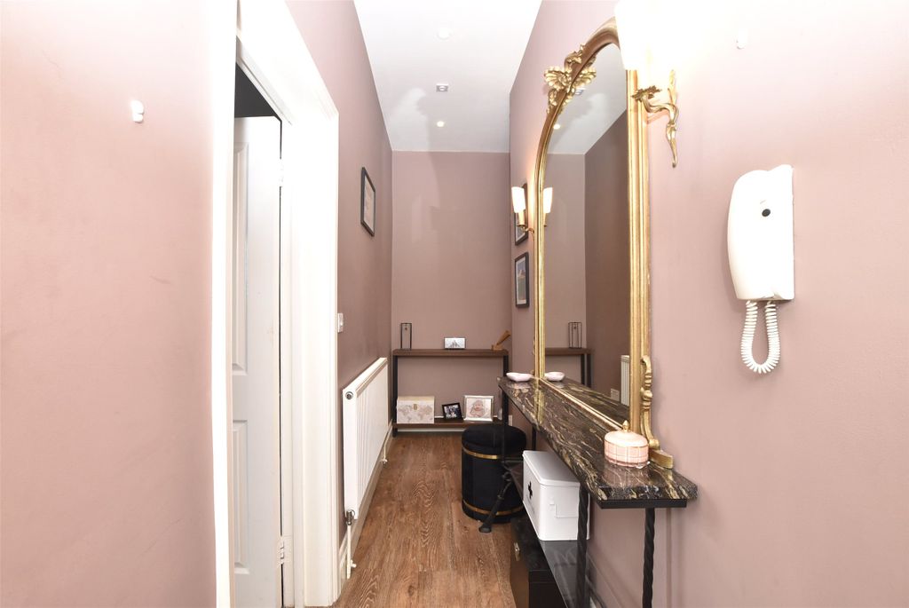 Property photo 3 of 10 Hallway