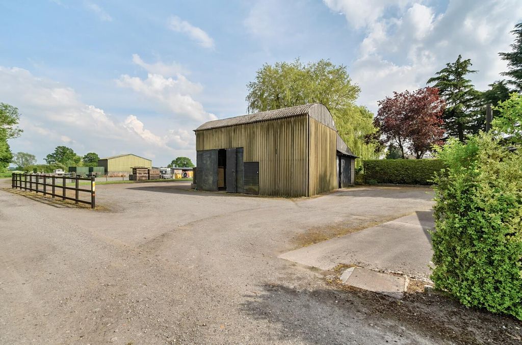 Property photo 1 of 30