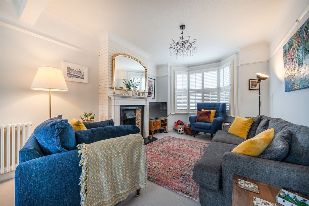 Property photo 3 of 13