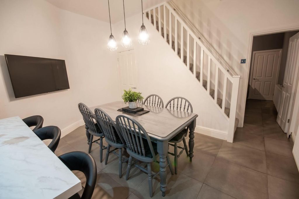 Property photo 3 of 15 Dining Room