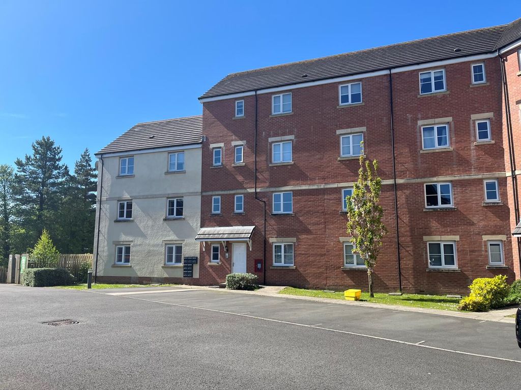 Property photo 1 of 13 Front (Exterior)