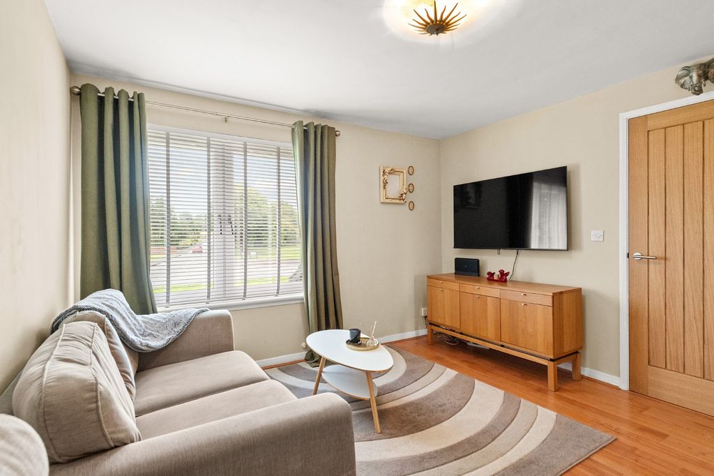 Property photo 2 of 16 5431113