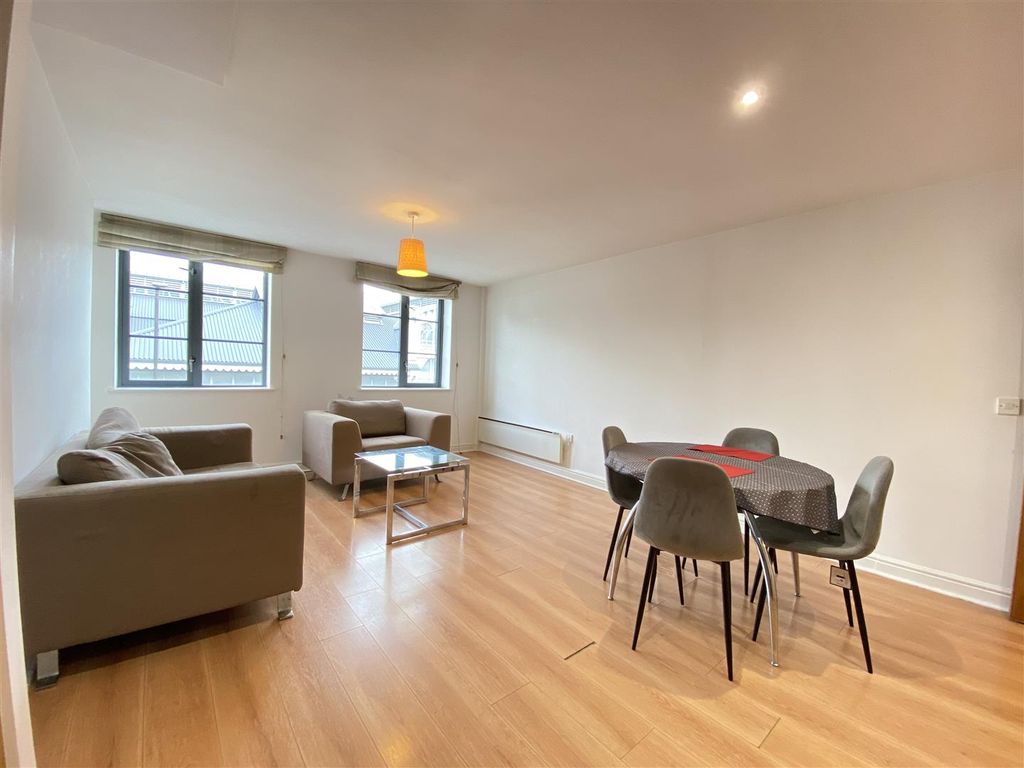 Property photo 3 of 8