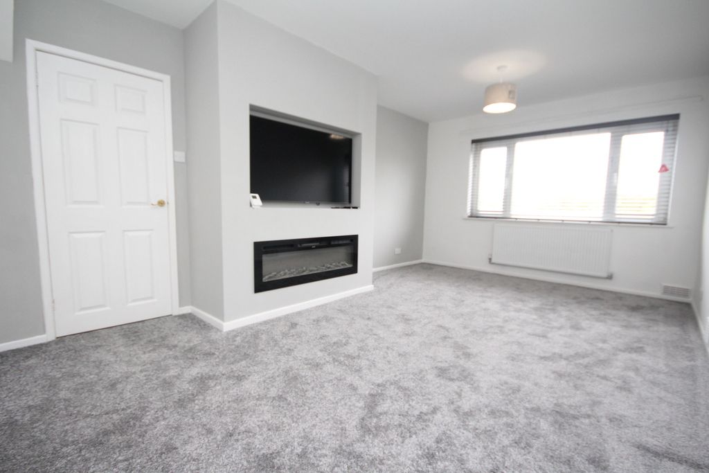 Property photo 3 of 12 Photo