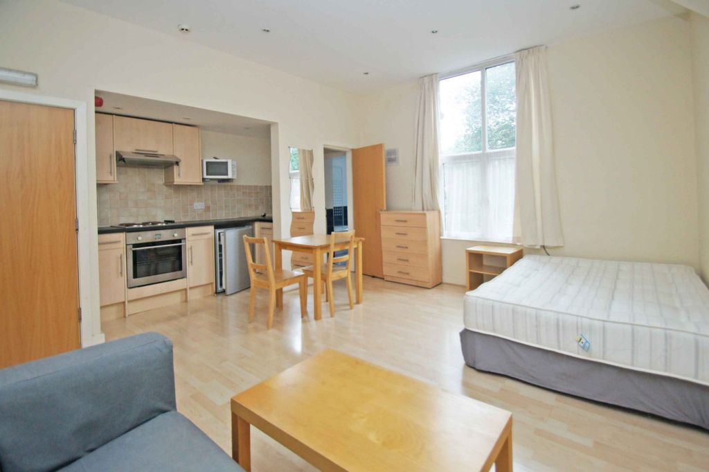 Property photo 3 of 6 Picture No. 02