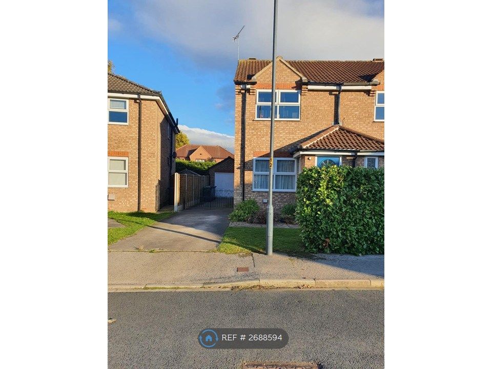 Property photo 2 of 27