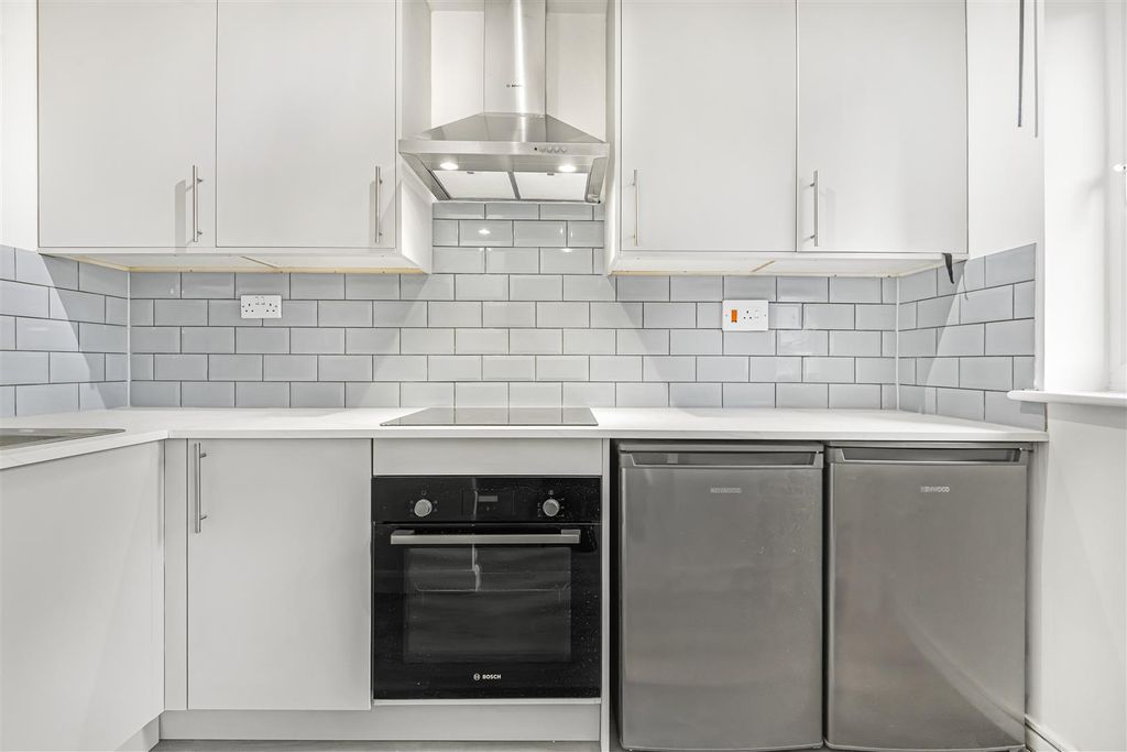 Property photo 3 of 10 4_65896.Jpg