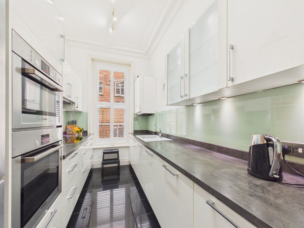 Property photo 3 of 26 Kitchen