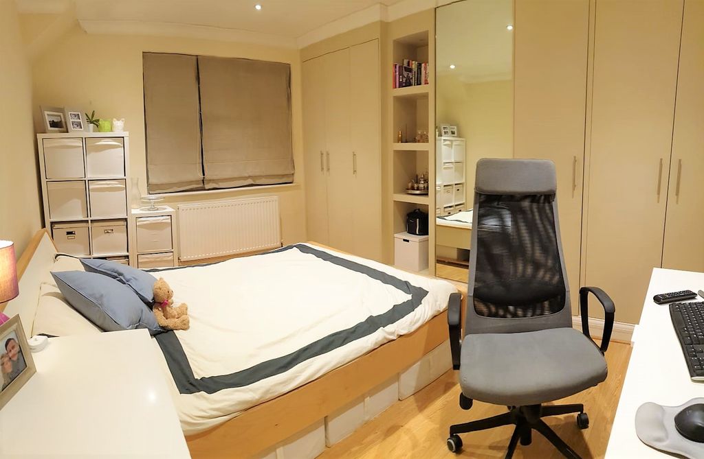 Property photo 1 of 4